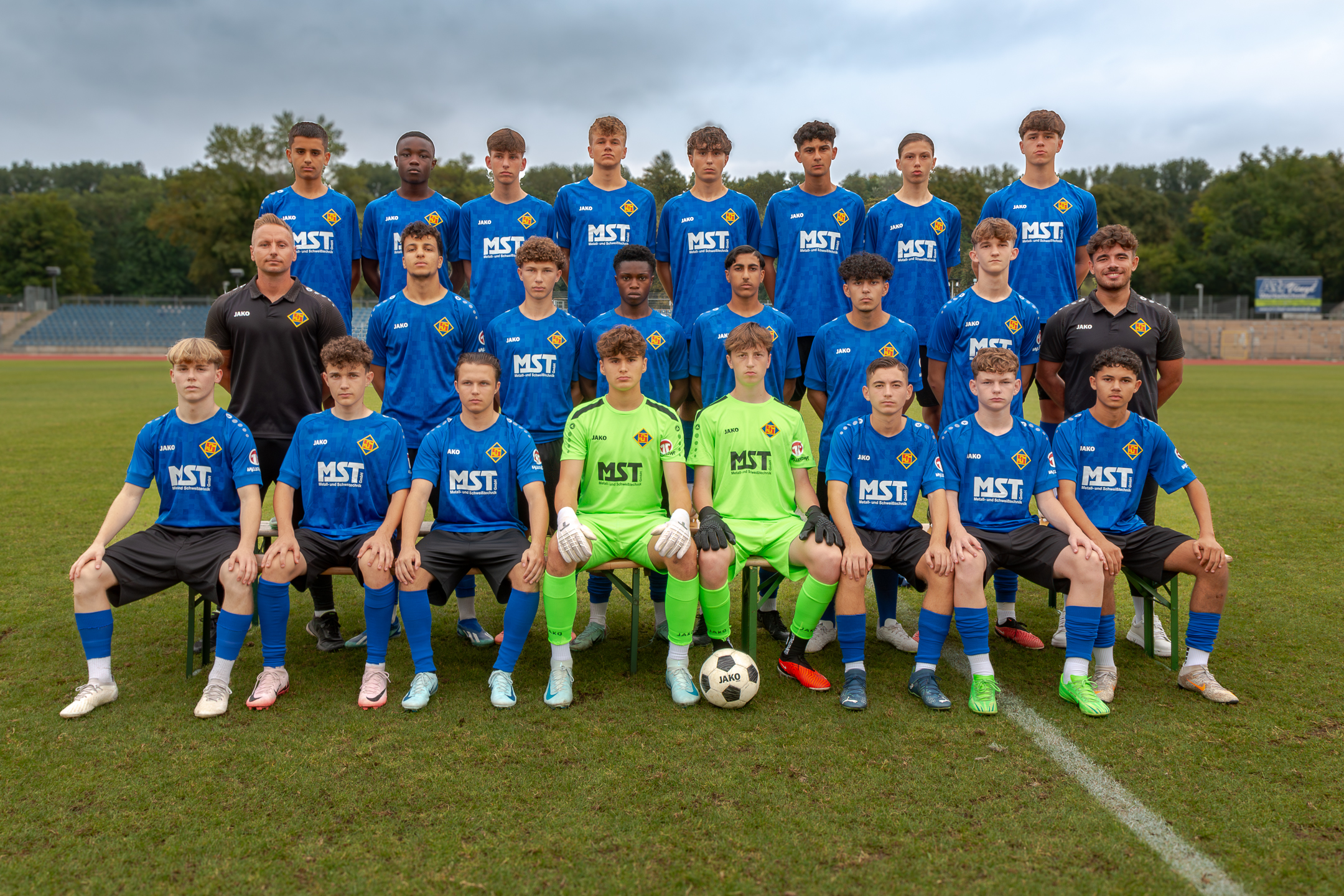 https://tuskoblenz.de/wp-content/uploads/2024/10/U16_Teamfoto.jpg